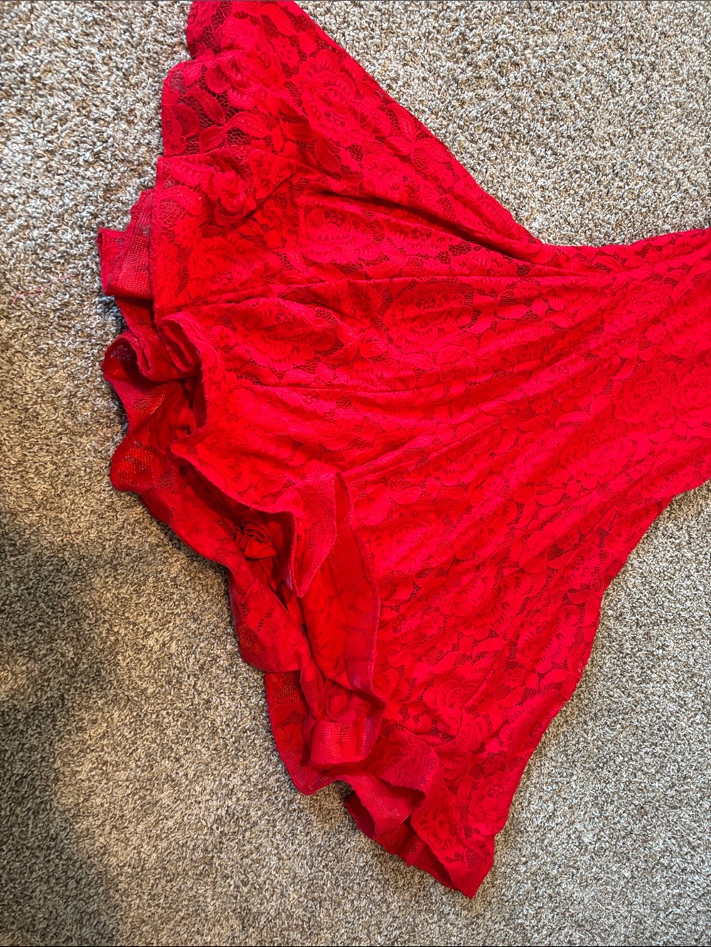 Red Lace V-Neck Mermaid Prom Dress - Picture 3 of 6